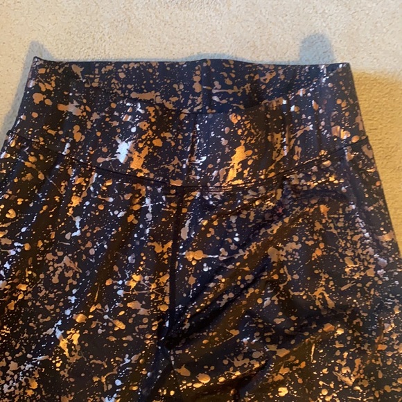 2LIV - Picture 3 of 6